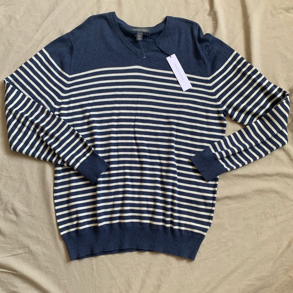 Men’s V-Neck Sweater